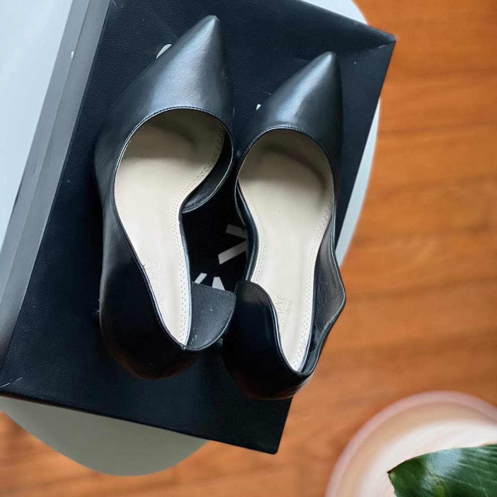 Black Leather Women’s Pumps